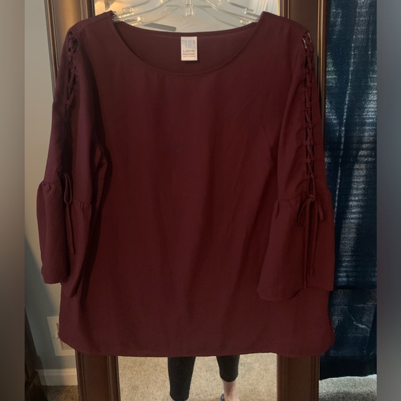 Time and tru top - Picture 1 of 5